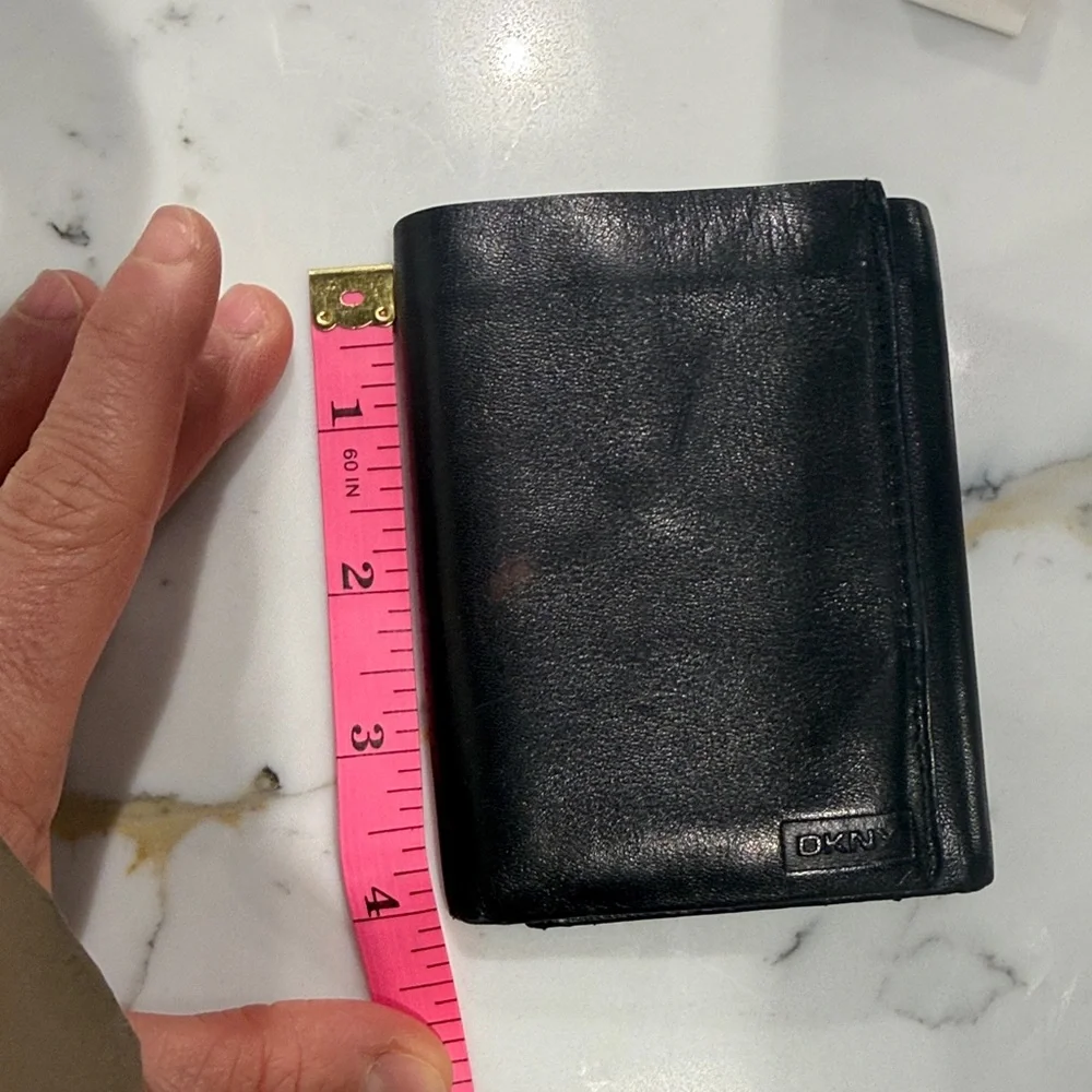 DKNY Classic Black Card Holder